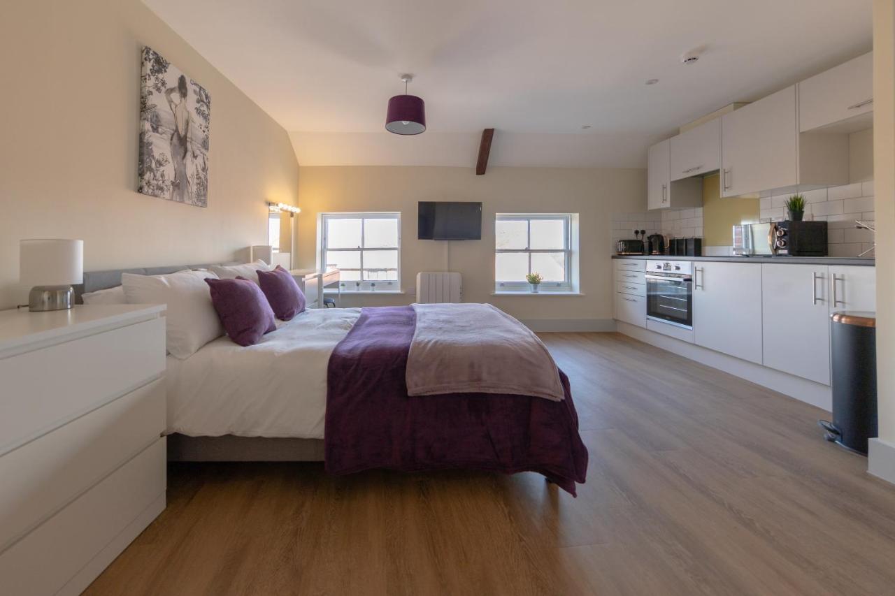 Isabella House - Hereford City Centre Aparthotel, By Rentmyhouse Exteriör bild